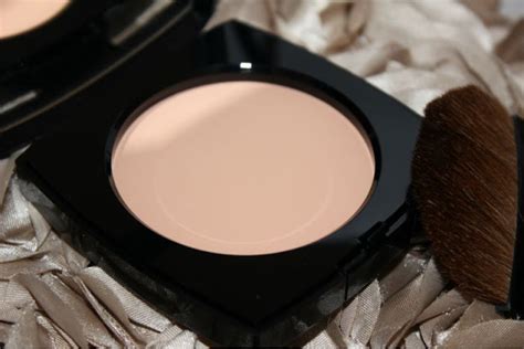 chanel pressed powder review.